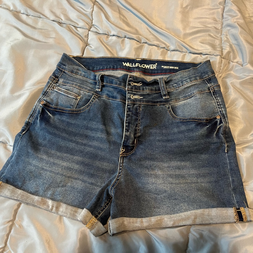 Wallflower Sassy denim shorts